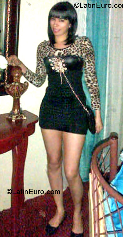 Date this athletic Dominican Republic girl Sherlyn from Santiago DO22626