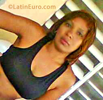 Date this stunning Dominican Republic girl Estebania from Santo Domingo DO15696