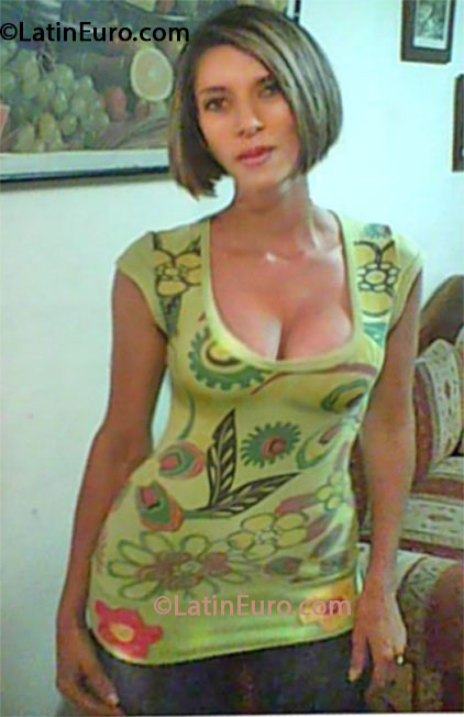 Date this pretty Colombia girl Eliana from Medellin CO19089