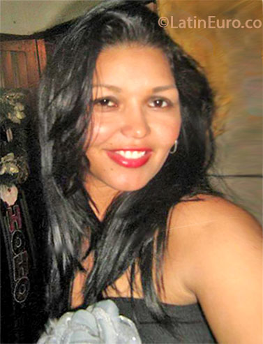 Date this sensual Colombia girl Erika patricia from Barranquilla CO13073