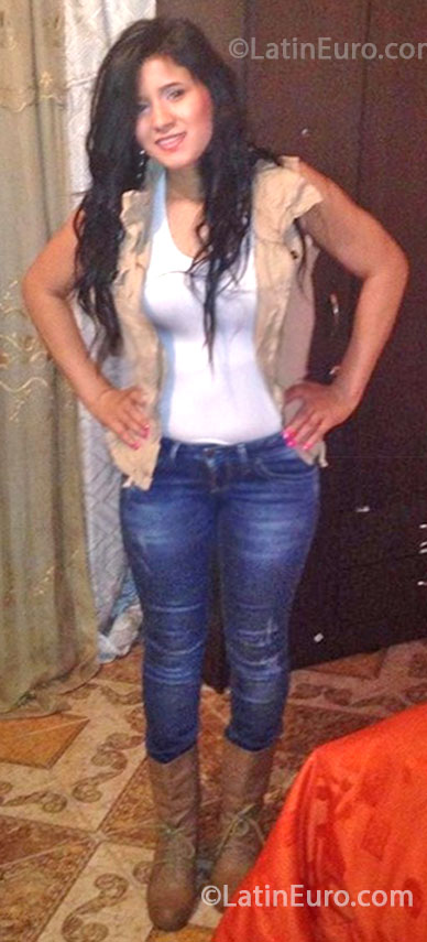 Date this athletic Colombia girl Yury from Medellin CO13095