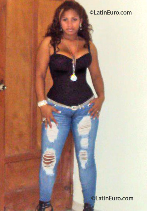 Date this hot Dominican Republic girl Soenny from Santo Domingo DO15941