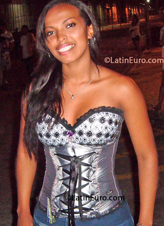 Date this fun Brazil girl Aline from Belem BR7868