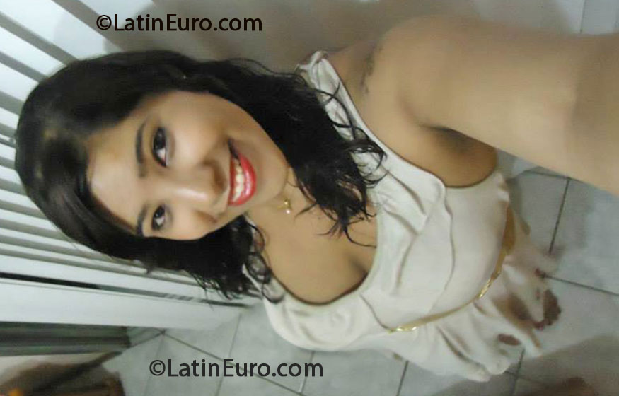 Date this sultry Brazil girl Poliana from Contagem BR7887