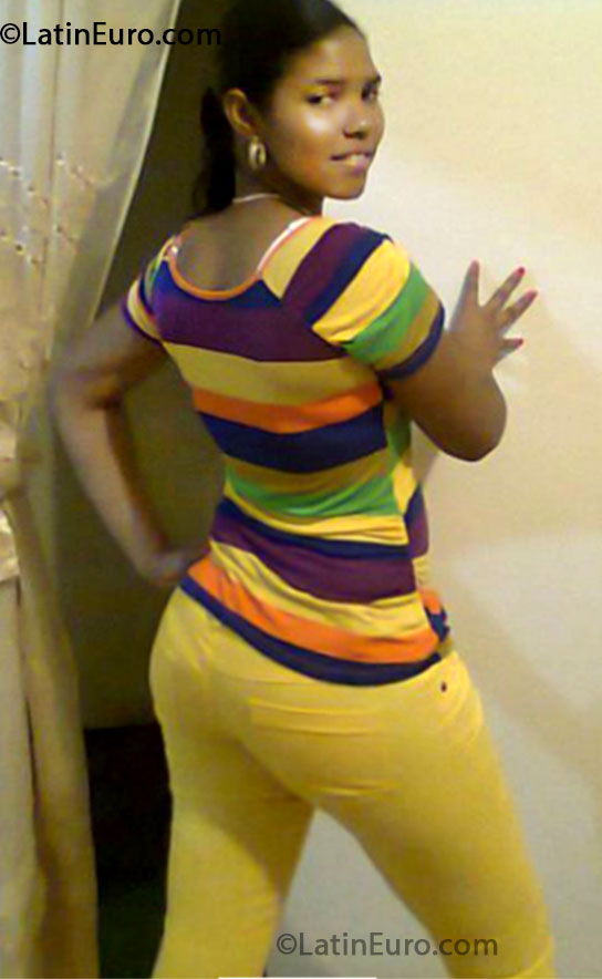 Date this foxy Dominican Republic girl Arisleidy from Santo Domingo DO16264