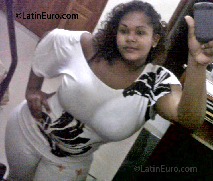 Date this good-looking Dominican Republic girl Yariza from San Pedro De Macoris DO16269