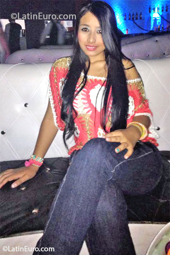 Date this charming Colombia girl Sara from Cali CO13340