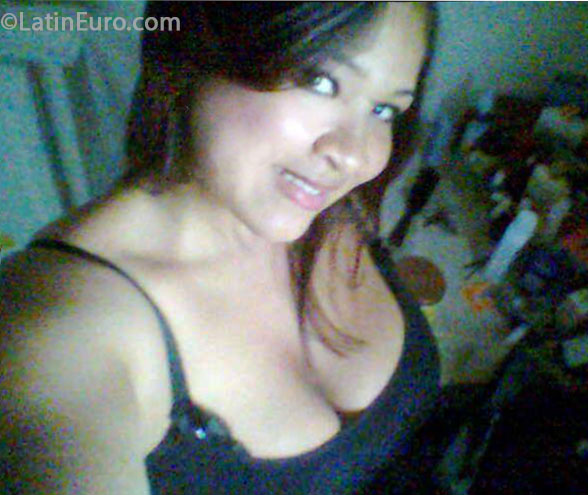 Date this athletic Dominican Republic girl BIANELES from Santiago DO16464