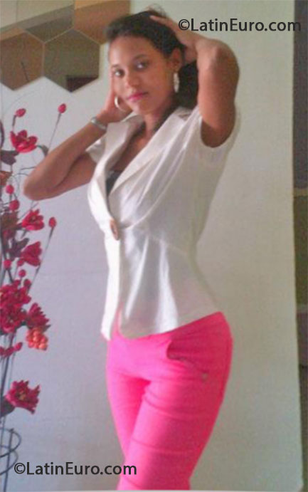 Date this attractive Dominican Republic girl Baldimira from Santo Domingo DO16769