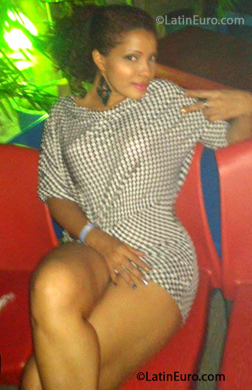 Date this sensual Colombia girl Isabella from Cartagena CO18745