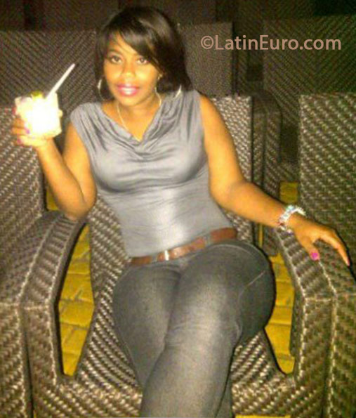 Date this good-looking Dominican Republic girl Yocira from Santo Domingo DO16559