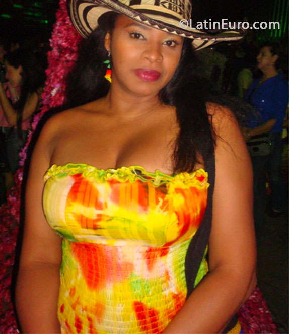 Date this lovely Colombia girl SARA from Medellin CO17394