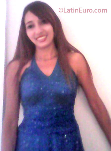 Date this nice looking Dominican Republic girl Yoani from Santo Domingo DO16653