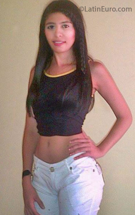 Date this gorgeous Colombia girl Daniela from Cartago CO13577