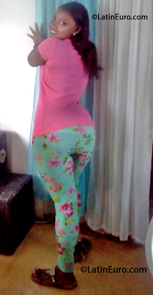 Date this pretty Dominican Republic girl MARIA from San Cristobal DO16701