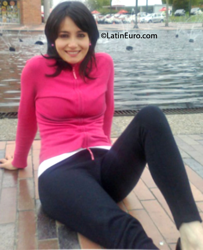 Date this passionate Colombia girl PAOLA from Bogota CO13638