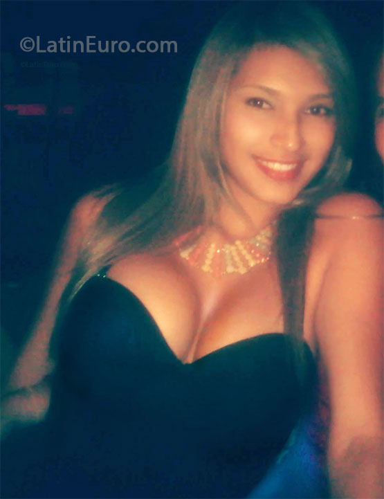 Date this hard body Colombia girl Lorna from Barranquilla CO13641
