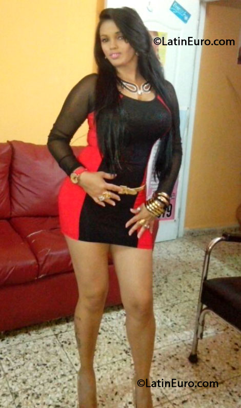 Date this charming Dominican Republic girl Esther from Santo Domingo DO16994