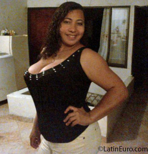 Date this sensual Colombia girl Patricia quinta from Cali CO13840