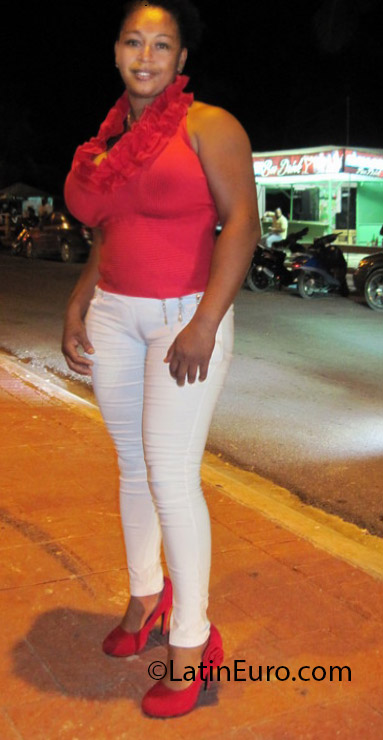 Date this hard body Dominican Republic girl Graciela from Republica Dominicana DO17091