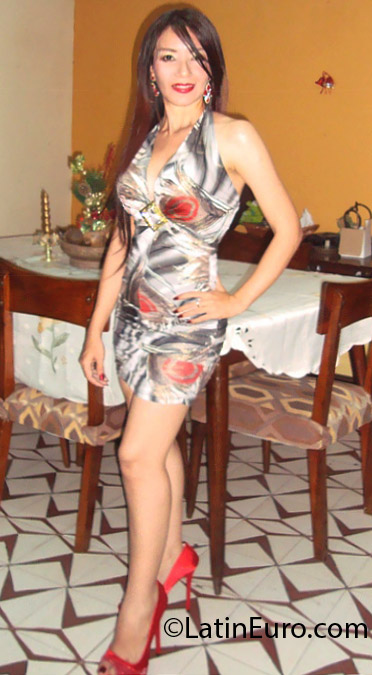 Date this attractive Colombia girl Maria Angel from Cartagena CO16229