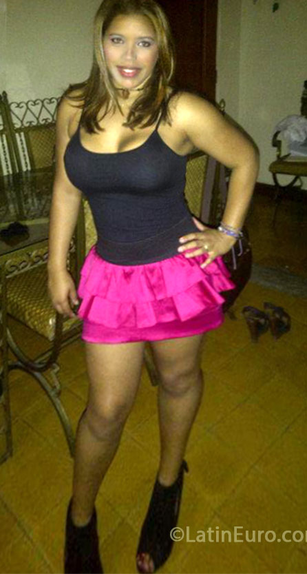 Date this athletic Dominican Republic girl Dahiani from Santo Domingo DO18567