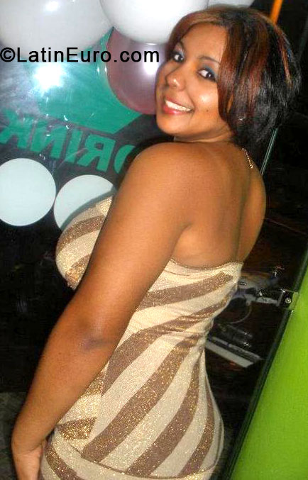 Date this happy Dominican Republic girl Lisselot santan from La Romana DO17690