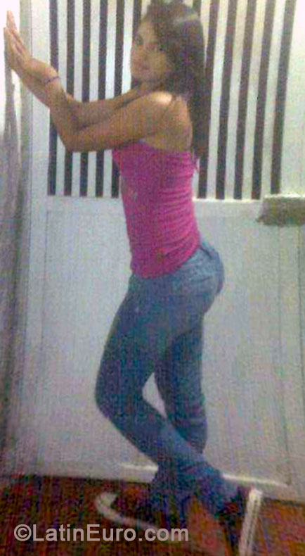 Date this athletic Venezuela girl Bele from Apure VE107
