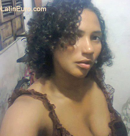 Date this voluptuous Brazil girl Taciene from Sao Luis BR8856