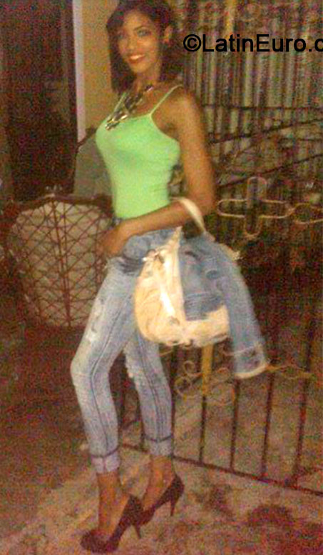 Date this lovely Dominican Republic girl Norisal from Santo Domingo DO25353