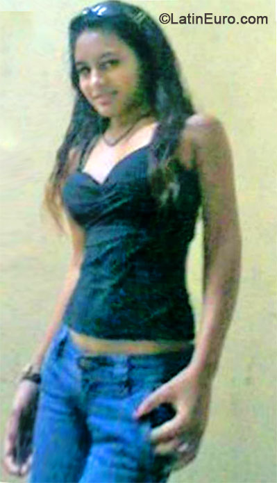 Date this georgeous Venezuela girl Andritha from Caracas VE114