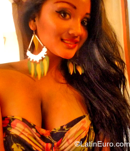 Date this voluptuous Peru girl Luisa from Lima PE862