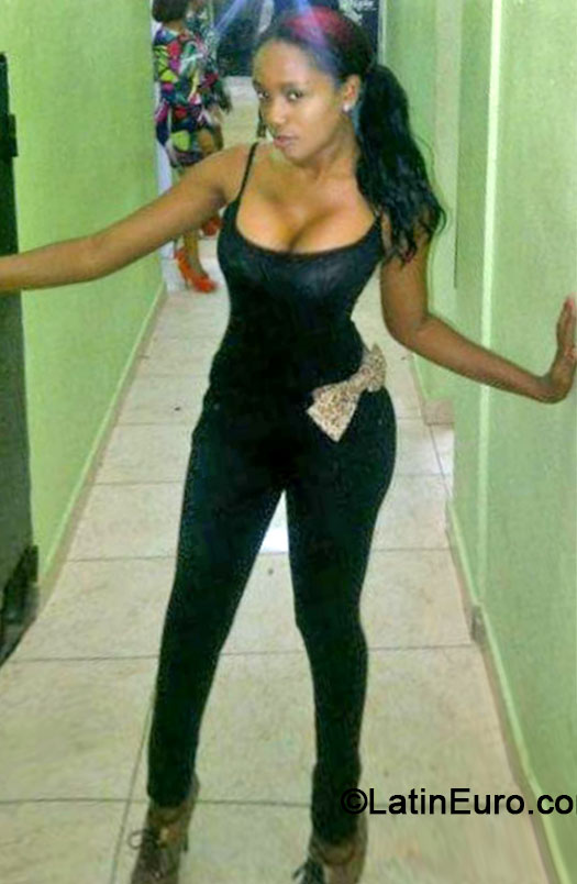 Date this beautiful Dominican Republic girl Bianni from Santo Domingo DO18002
