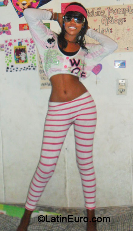 Date this georgeous Colombia girl Alejandra from Cali CO14613