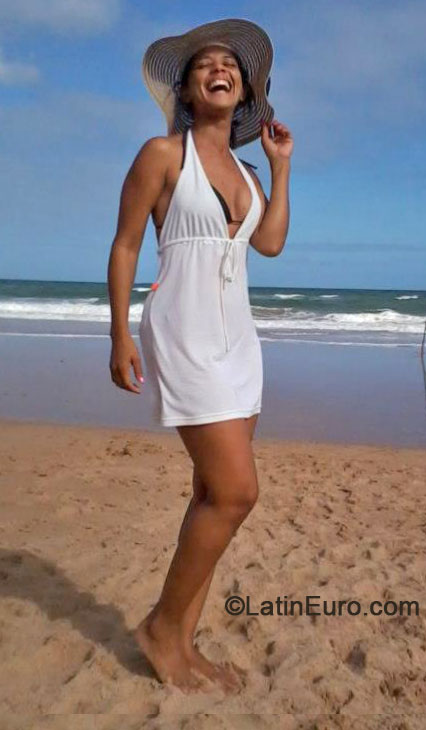 Date this fun Brazil girl Claudia from Lauro De Freitas BR8408