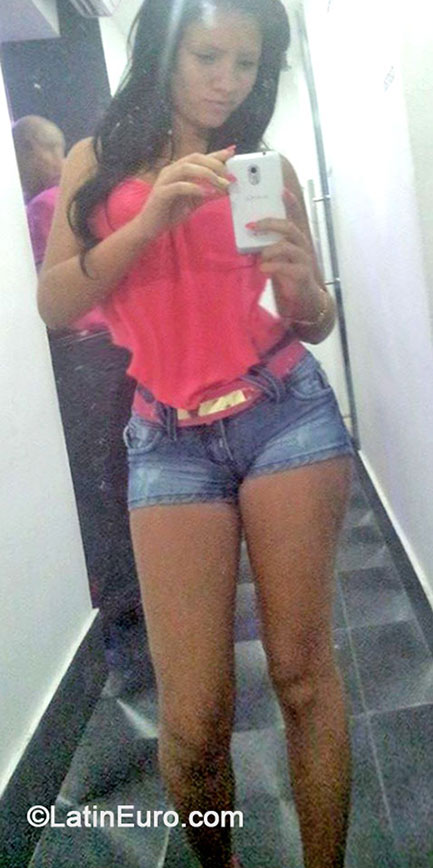 Date this good-looking Dominican Republic girl Jatna from Santo Domingo DO18180
