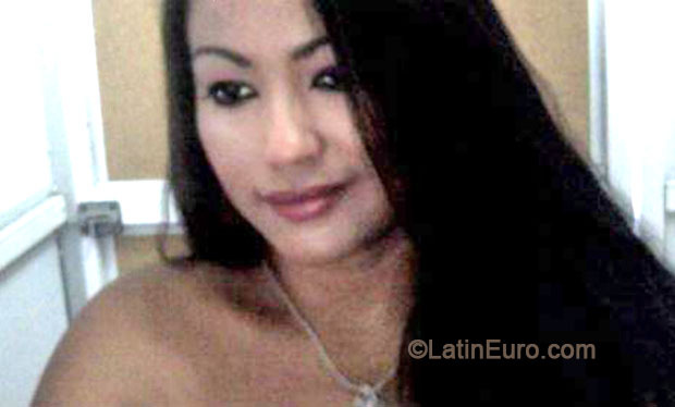 Date this nice looking Colombia girl Jemy from Barranquilla CO14697