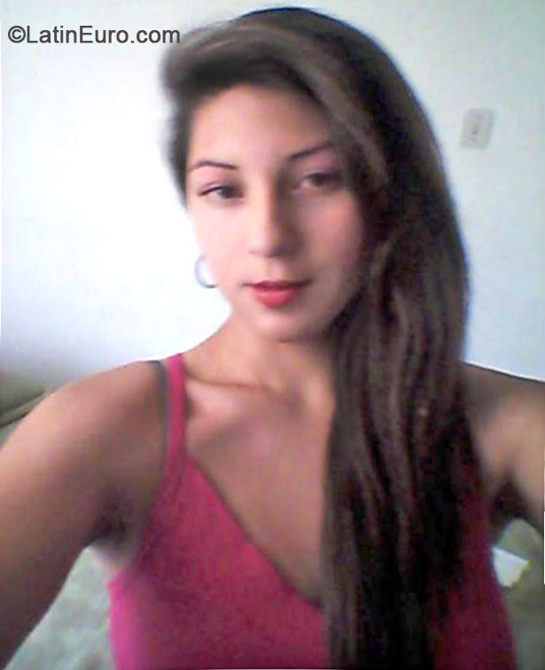 Date this cute Colombia girl Kelly from Bogota CO14701