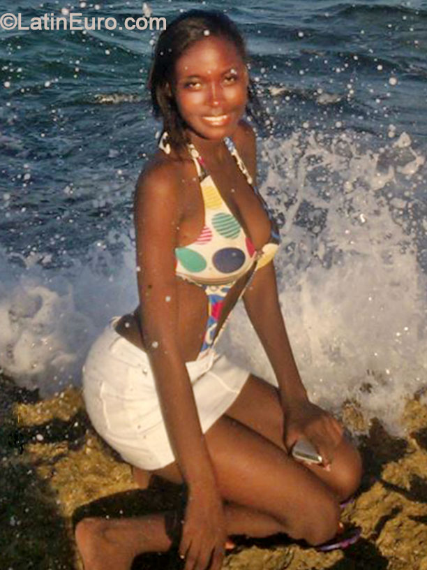 Date this tall Jamaica girl Sydoni from Westmoreland JM1507