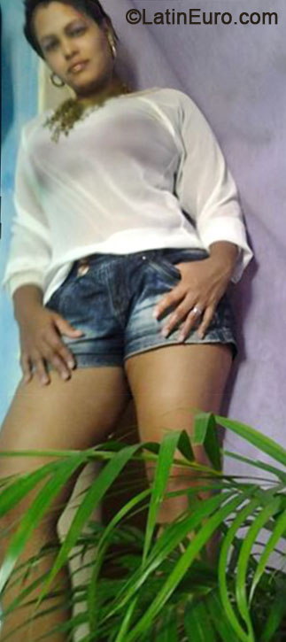 Date this happy Brazil girl Ana Paula from Salvador BR9344