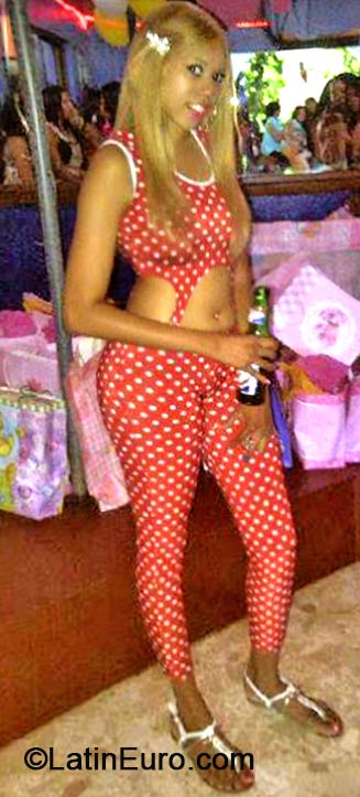 Date this tall Dominican Republic girl Dahina from Puerto Plata DO18306