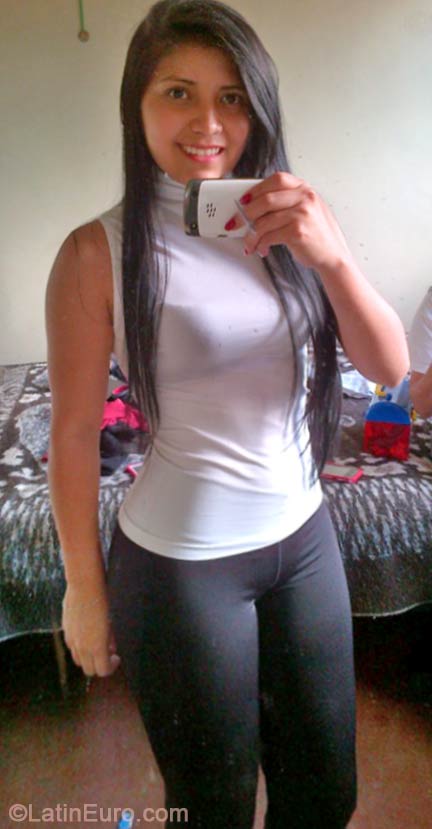 Date this hard body Colombia girl Tania from Bogota CO14796