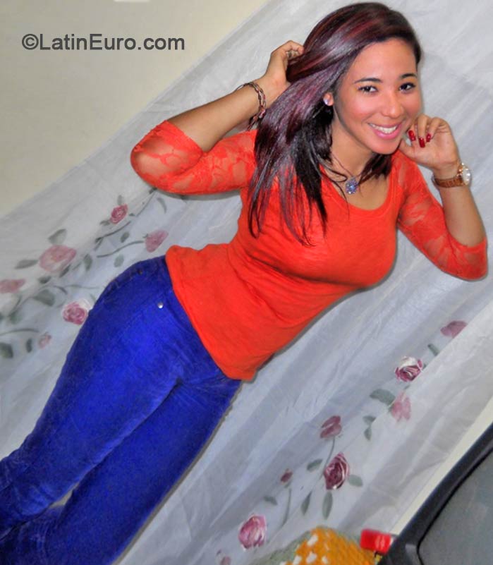 Date this delightful Dominican Republic girl Mary from Santiago DO19969