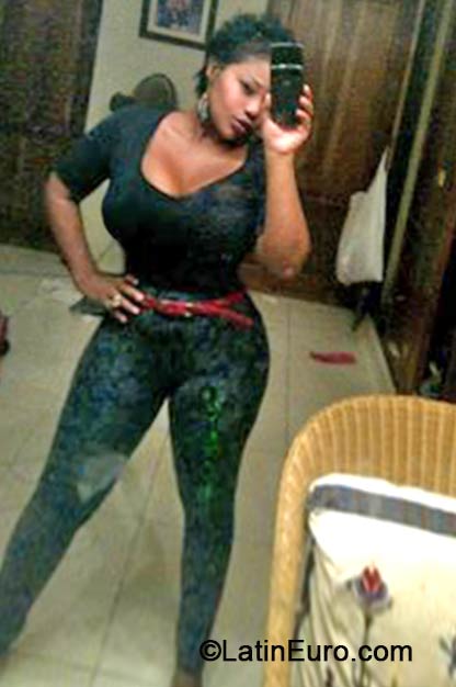 Date this good-looking Dominican Republic girl Jairin from Santo Domingo DO18437