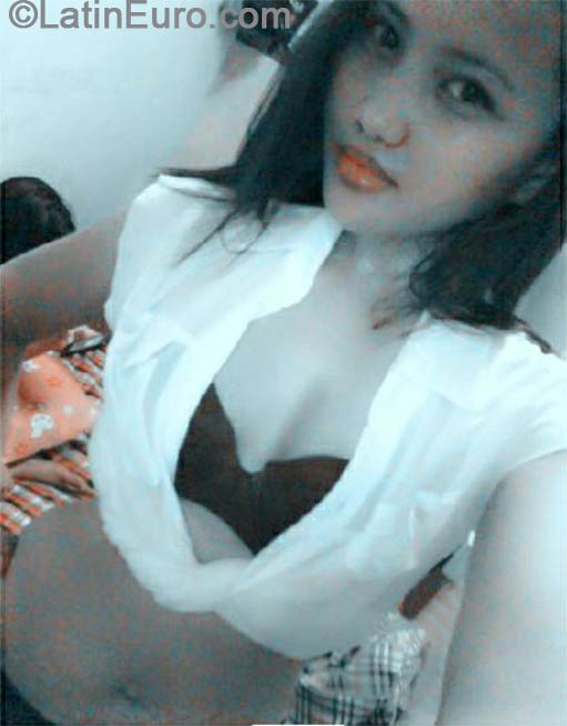 Date this good-looking Philippines girl Leonor from Cagayan De Oro City PH615