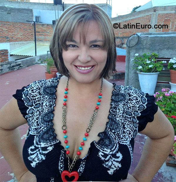 Date this good-looking Mexico girl Carmen from Guadalajara MX1272