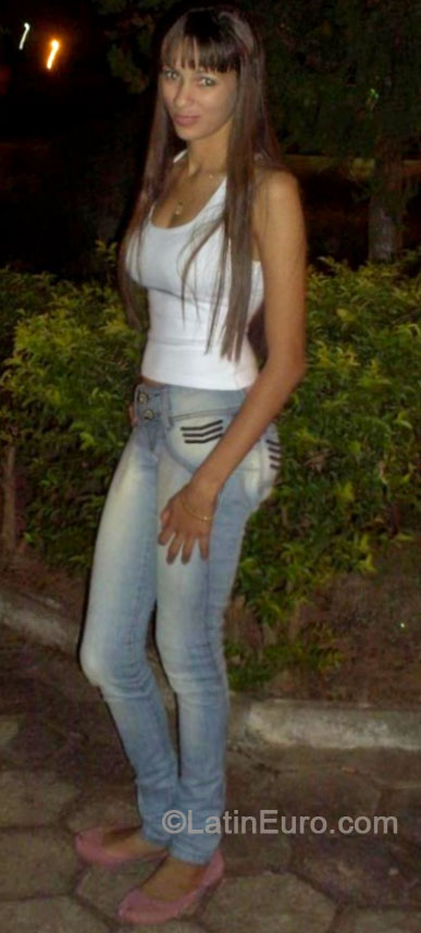 Date this cute Brazil girl Kely from Tabapora BR8681