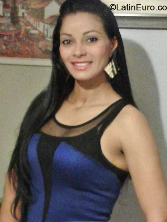 Date this beautiful Dominican Republic girl Elisabeth from Santo Domingo DO18593