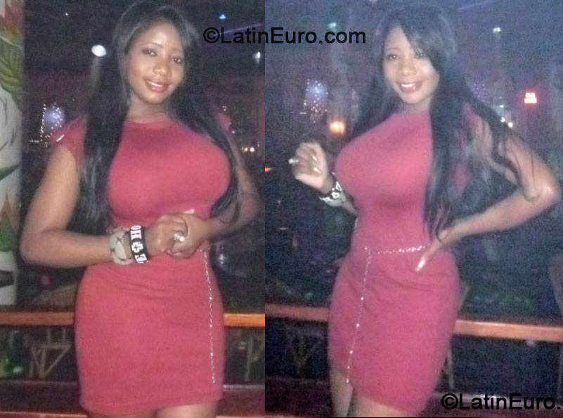 Date this voluptuous Dominican Republic girl Yesenia from Santo Domingo DO18616