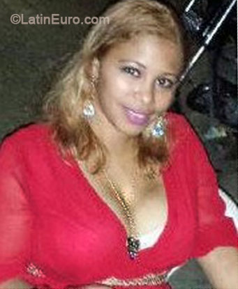 Date this good-looking Dominican Republic girl Ines from Santo Domingo DO18636
